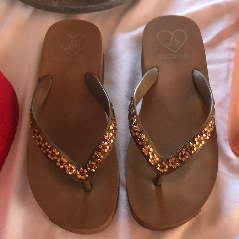 Lady lanell flip flops